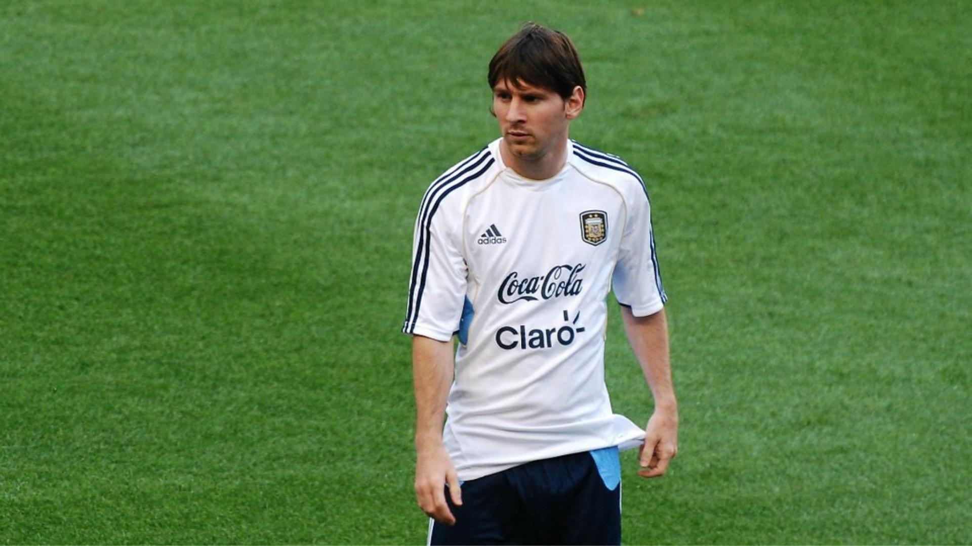 Messi vistiendo uniforme de Argentina. Foto: Joscarfas