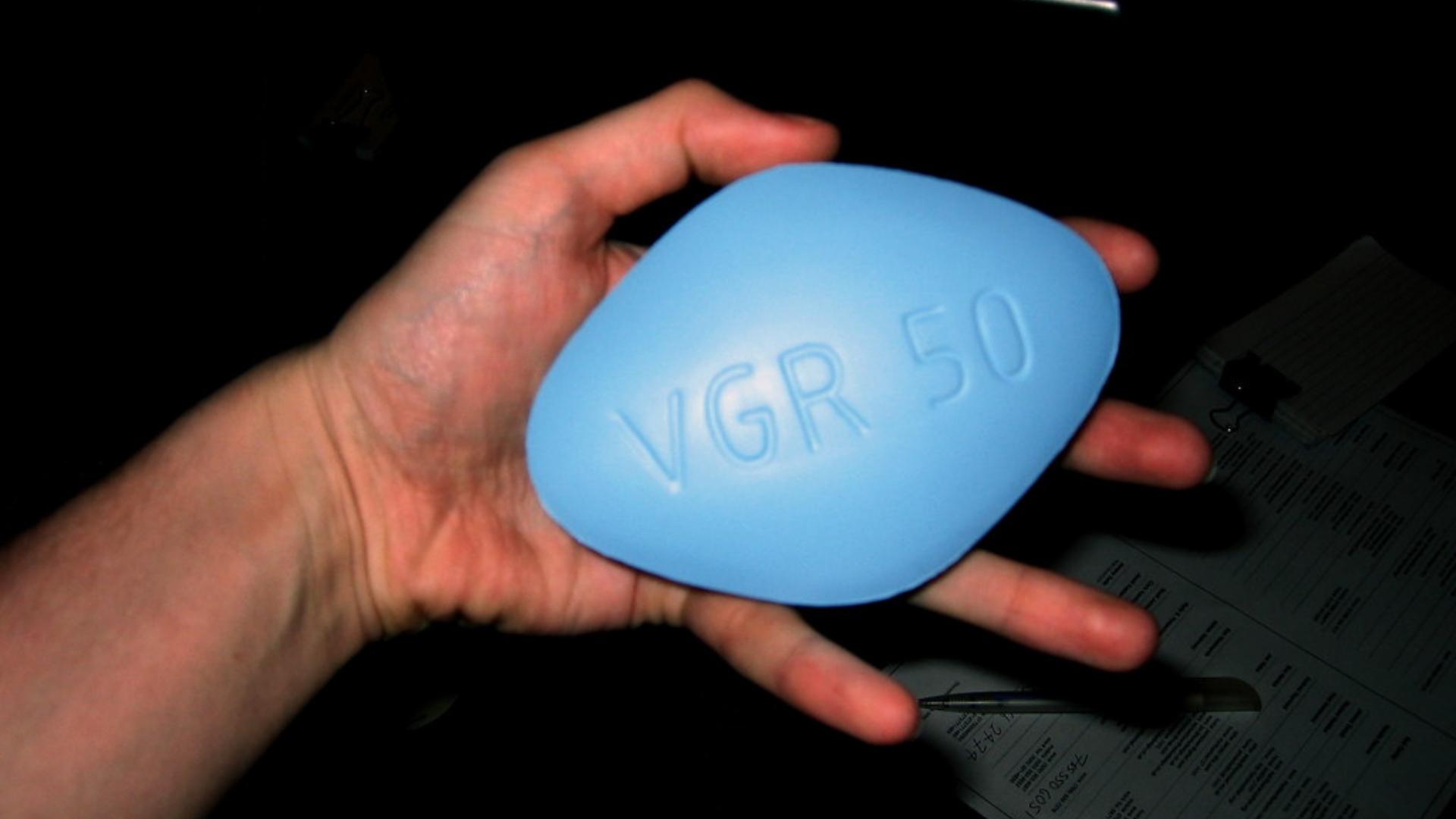 Imagen de referencia de pastilla gigante de Viagra. Foto: Simon Willison