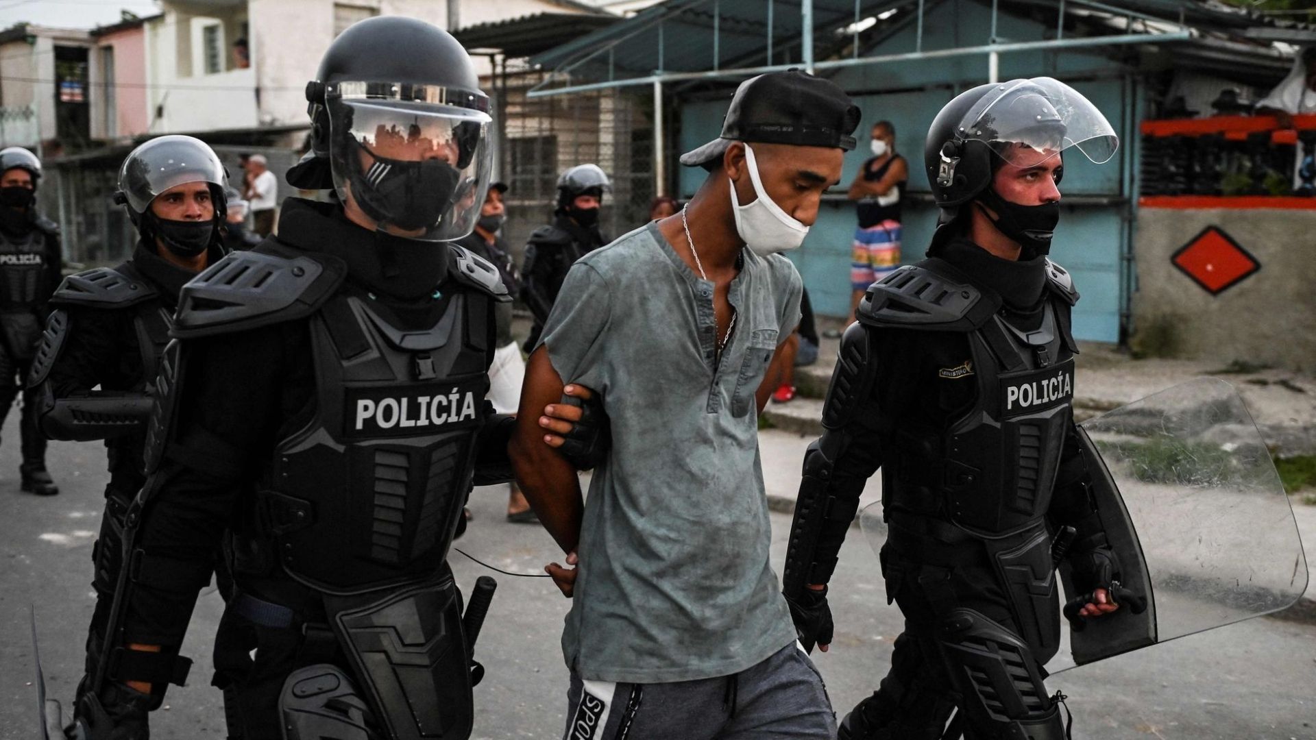 De los 842 casos, 700 pertenecen a la represión de las protestas del 11 de julio y el 15 de noviembre en Cuba