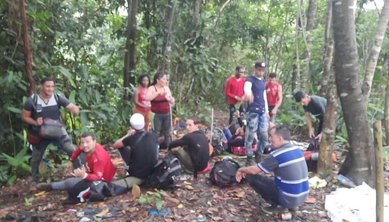 Más de 300 cubanos cruzaron la selva del Darién en enero
