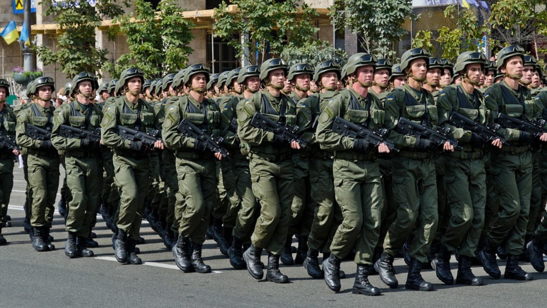 Marcha de soldados del ejército ucraniano. Foto: Pixabay