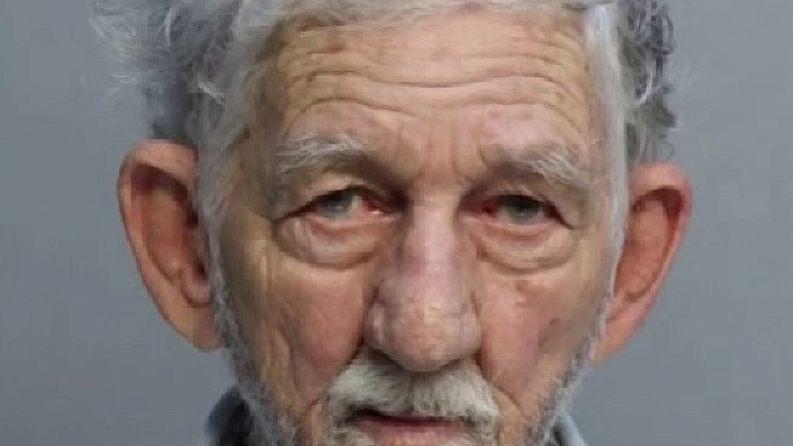 Lázaro Santana, hombre de 80 años, compareció en corte acusado de dos asesinatos.