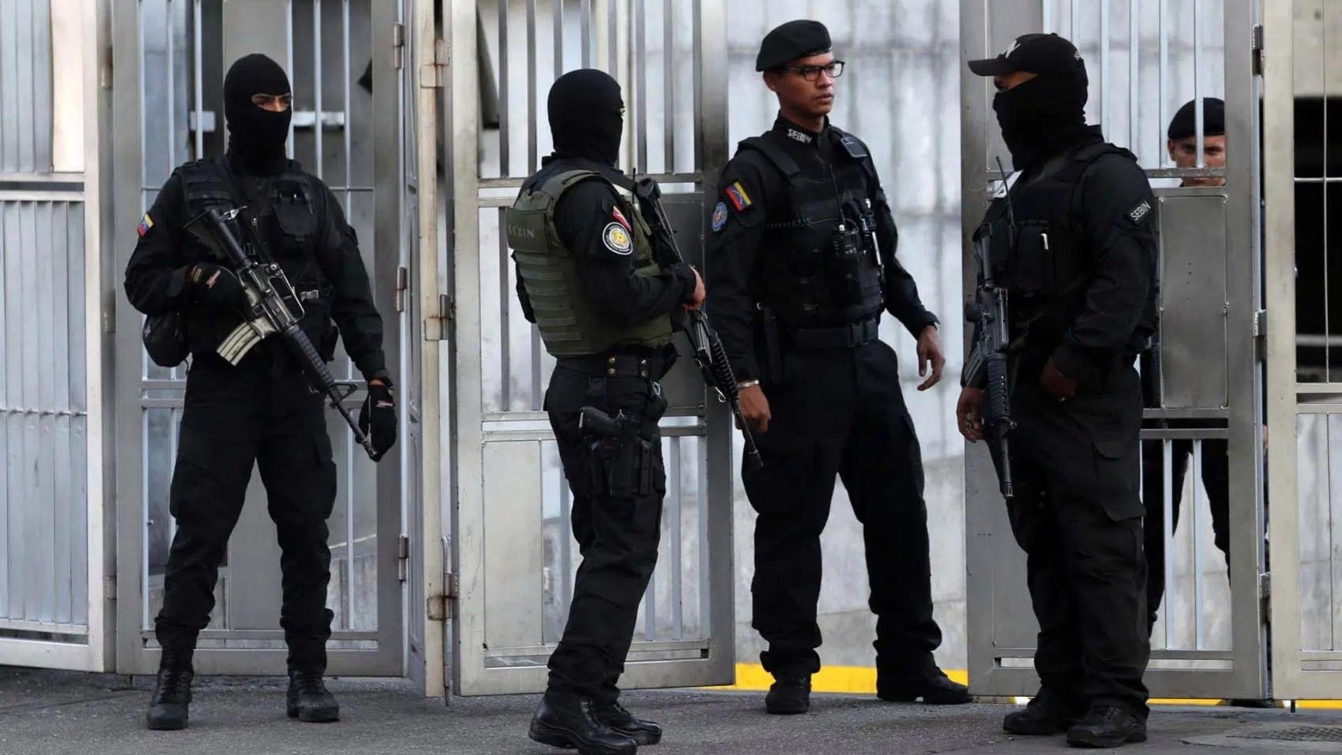 Agentes de la DGCIM en prisión de Venezuela. Foto: EFE/ Miguel Gutiérrez