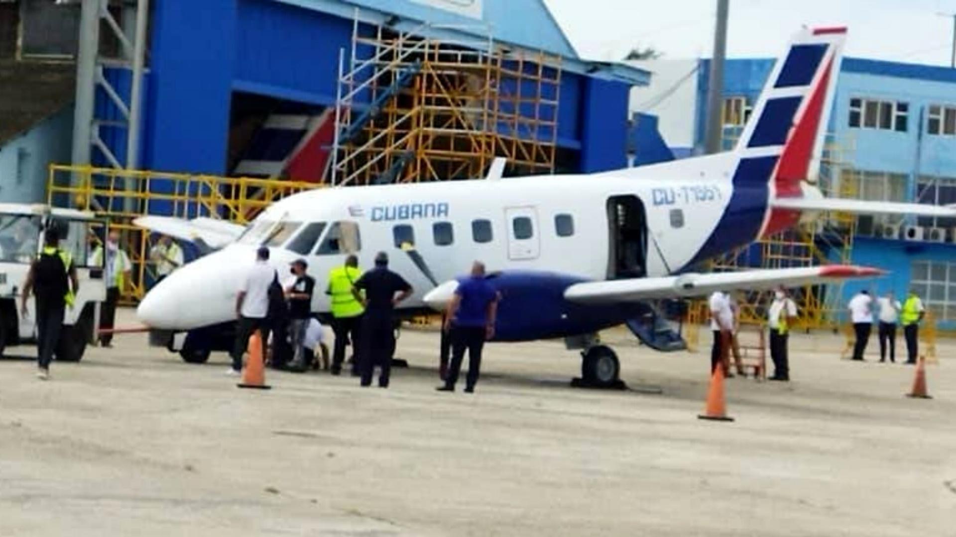 Avión de Cubana pierde tren de aterrizaje