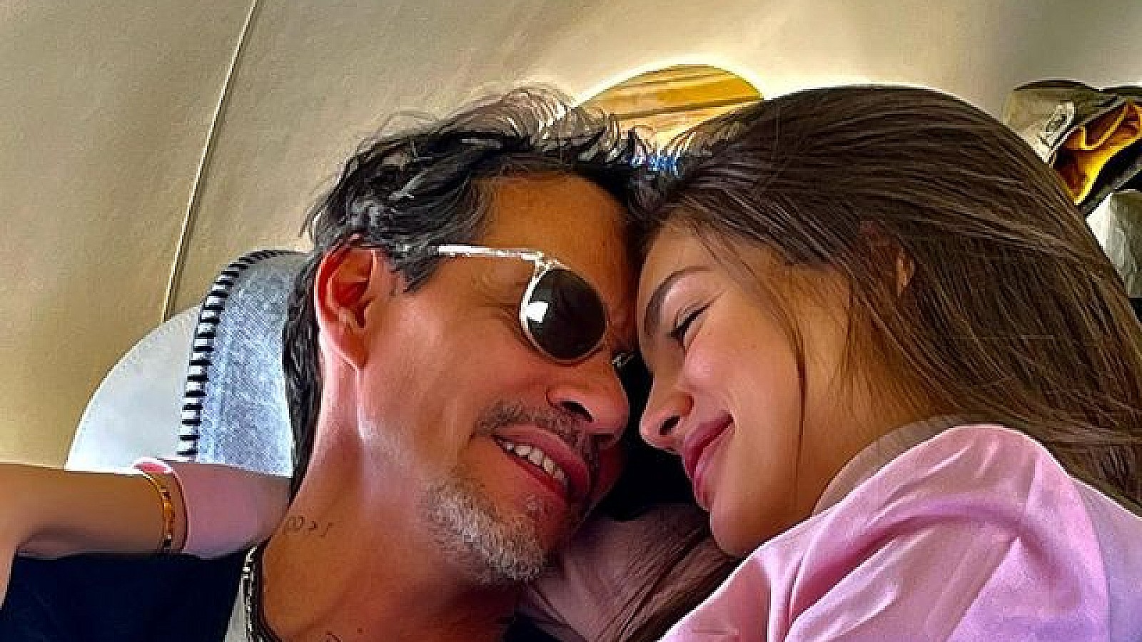 Marc Anthony y la reina de belleza paraguaya Nadia Ferreira