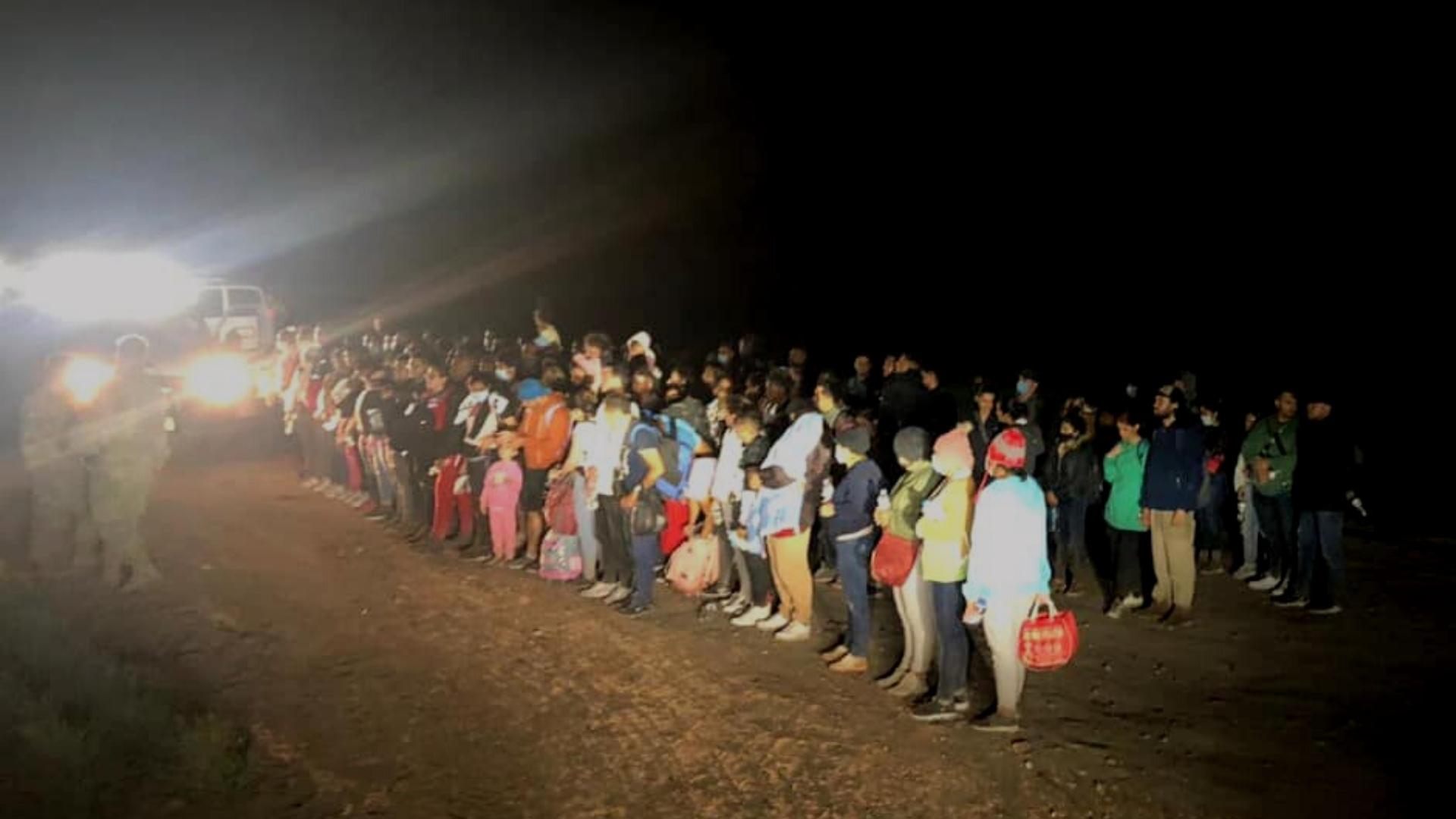 Migrantes detenidos en Texas. Foto: Facebook de CBP