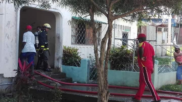 Otra imagen sobre el incendio.