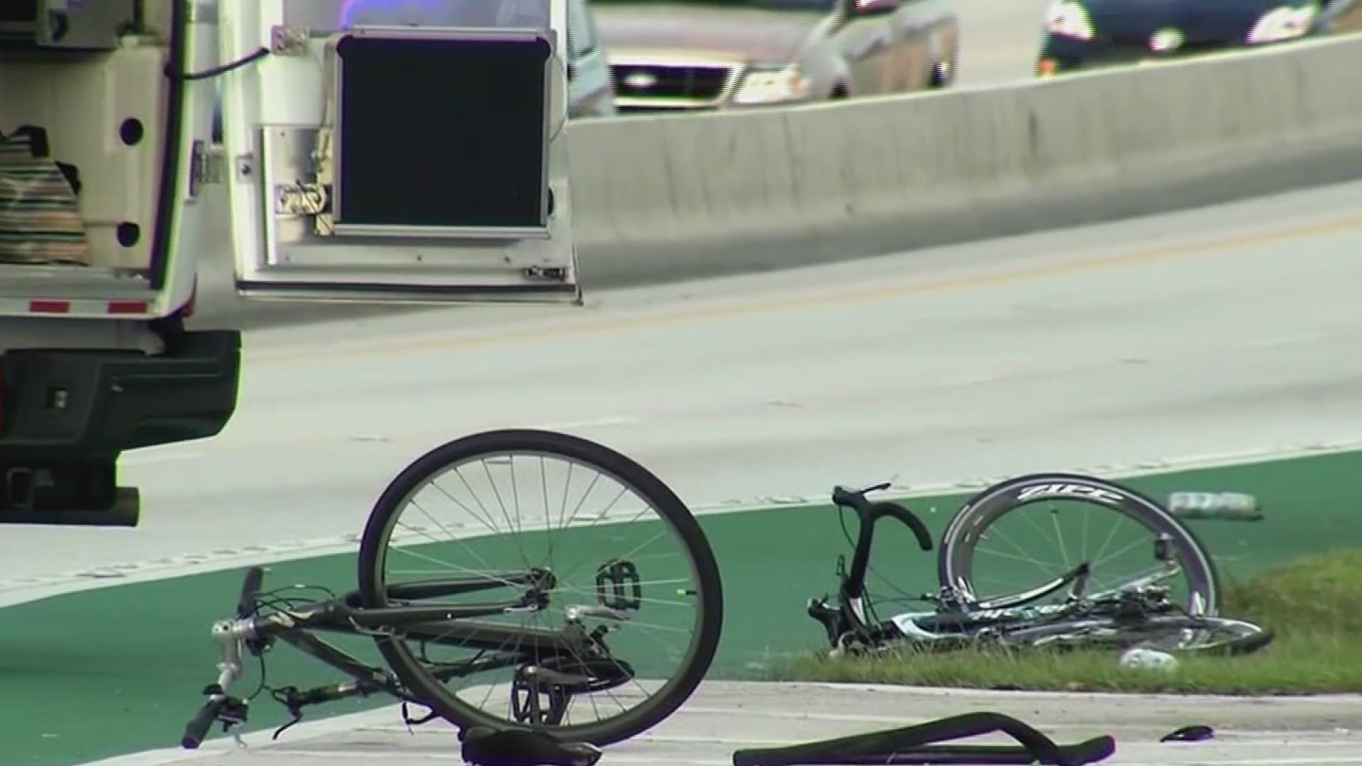 Ciclistas mueren tras ser atropellados en Miami