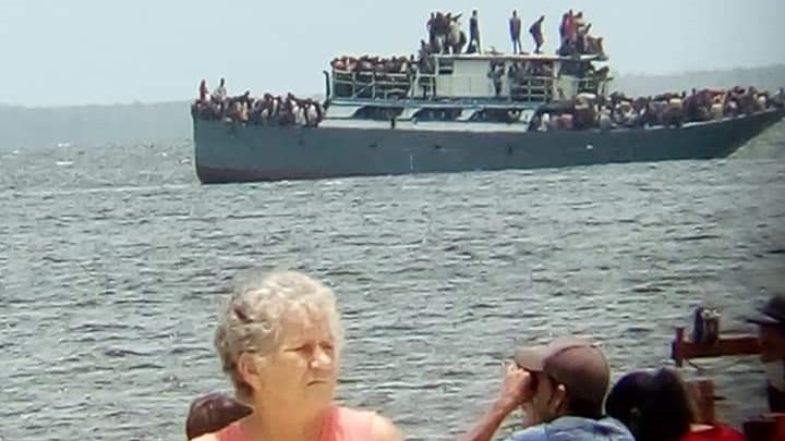 El buque llega a Caibarién (Foto: Yuniesky Rodríguez/Diario de Cuba)