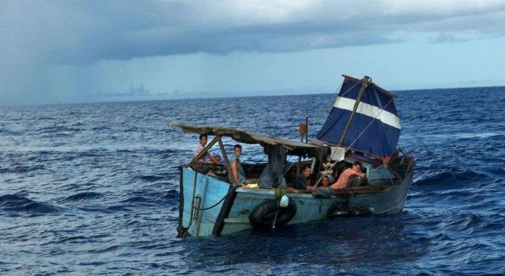 Migrantes cubanos llegan a Islas Caimán
