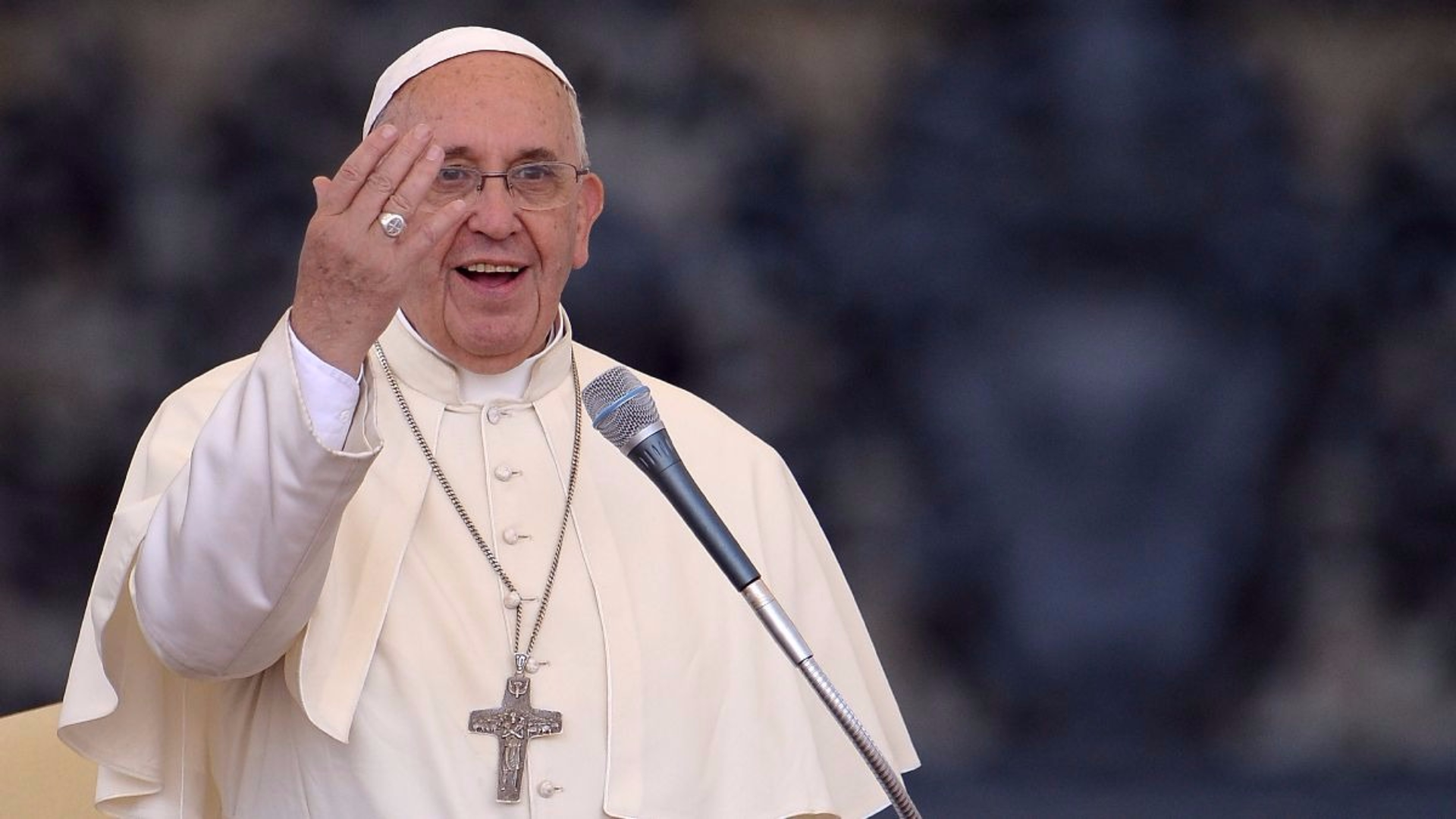 Papa Francisco pone en oración a las víctimas del Saratoga