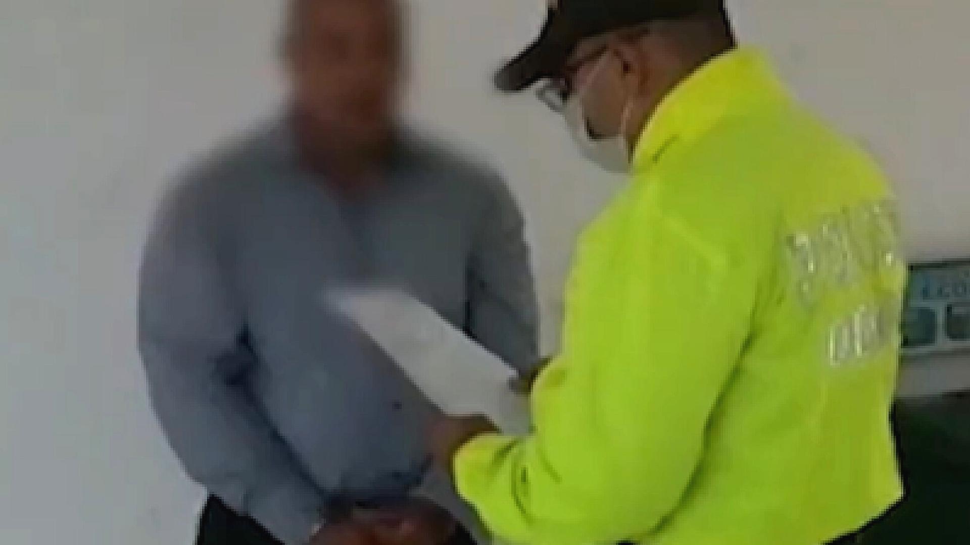 Pastor acusado y detenido. Foto: Captura de video de Fiscalía de Colombia