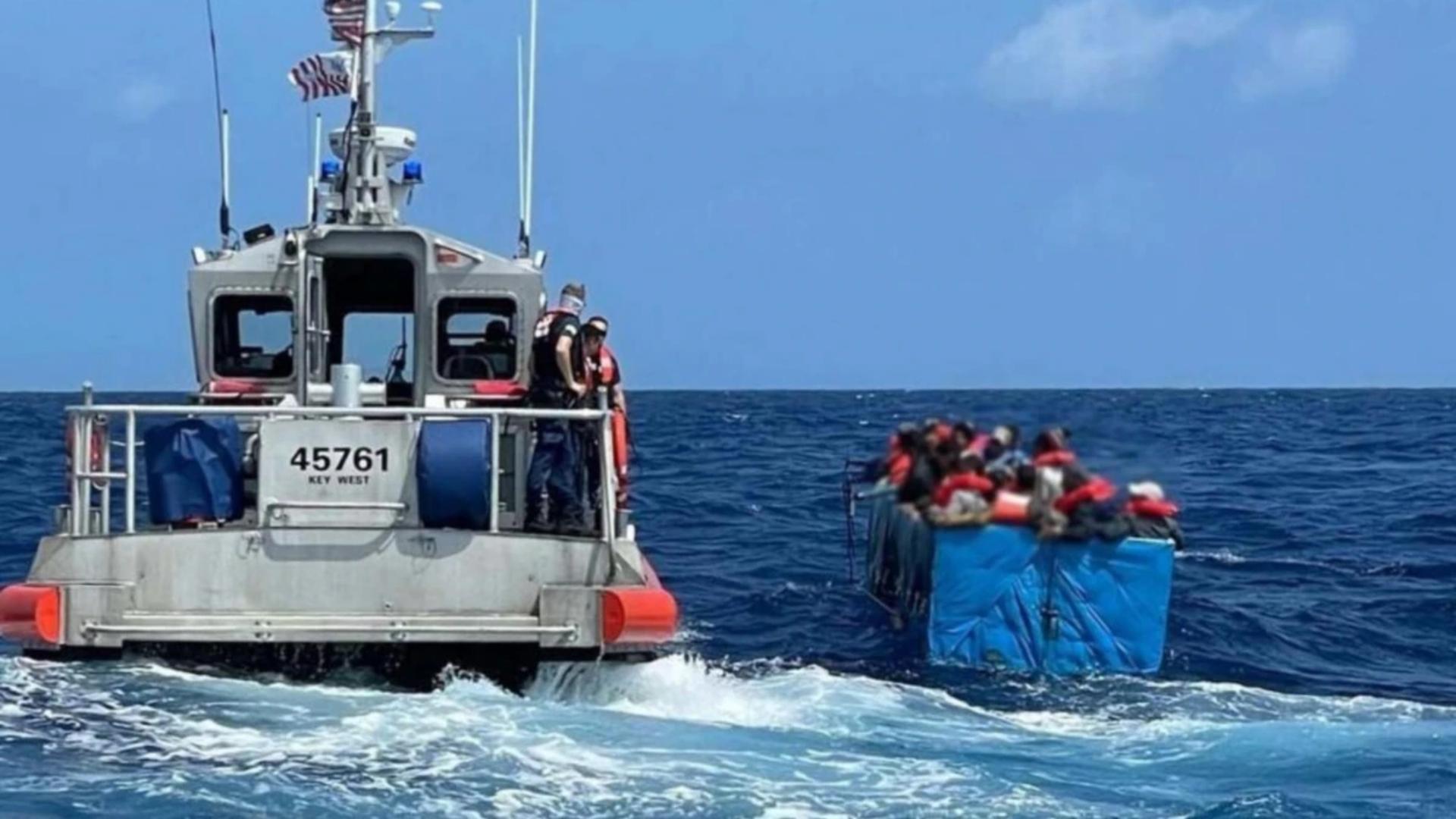 Embarcación de la Guardia Costera intercepta a balseros cubanos