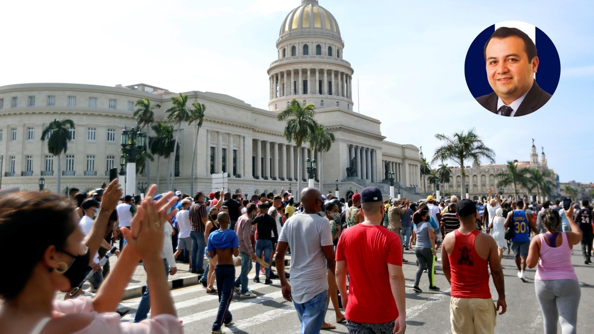 Manifestantes del 11J frente al Capitolio, La Habana (AFP)