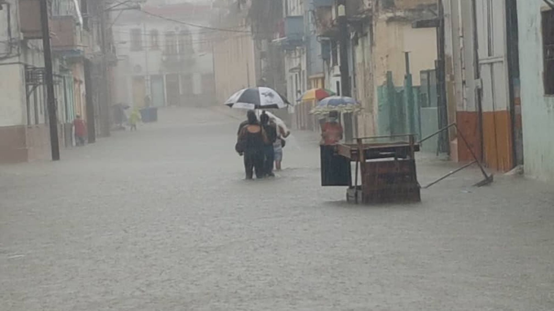 Inundaciones en La Habana. Foto: Cubadebate
