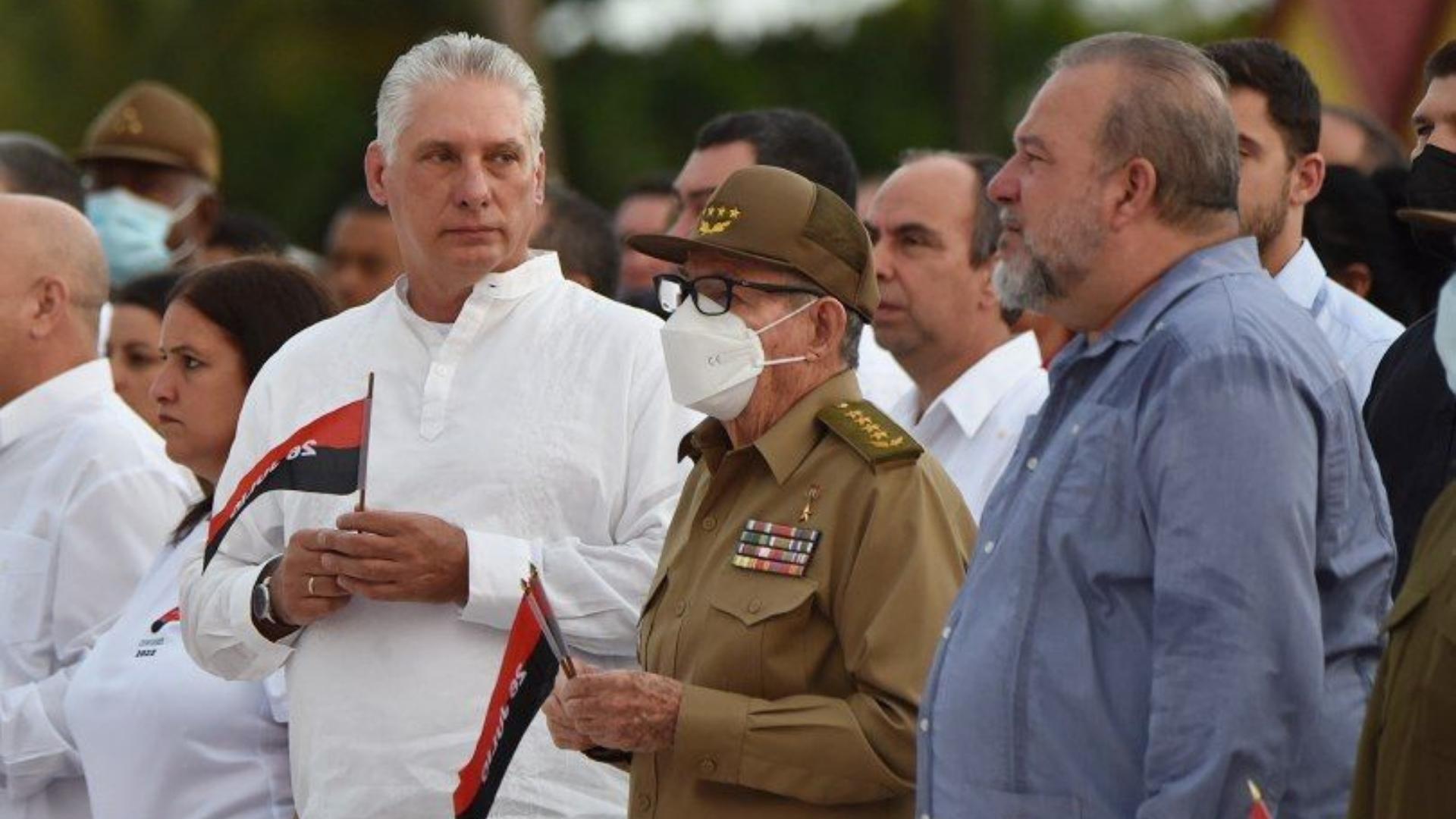 Díaz Canel, Raúl Castro y Manuel Marrero, dirigentes de la dictadura. Foto: ACN