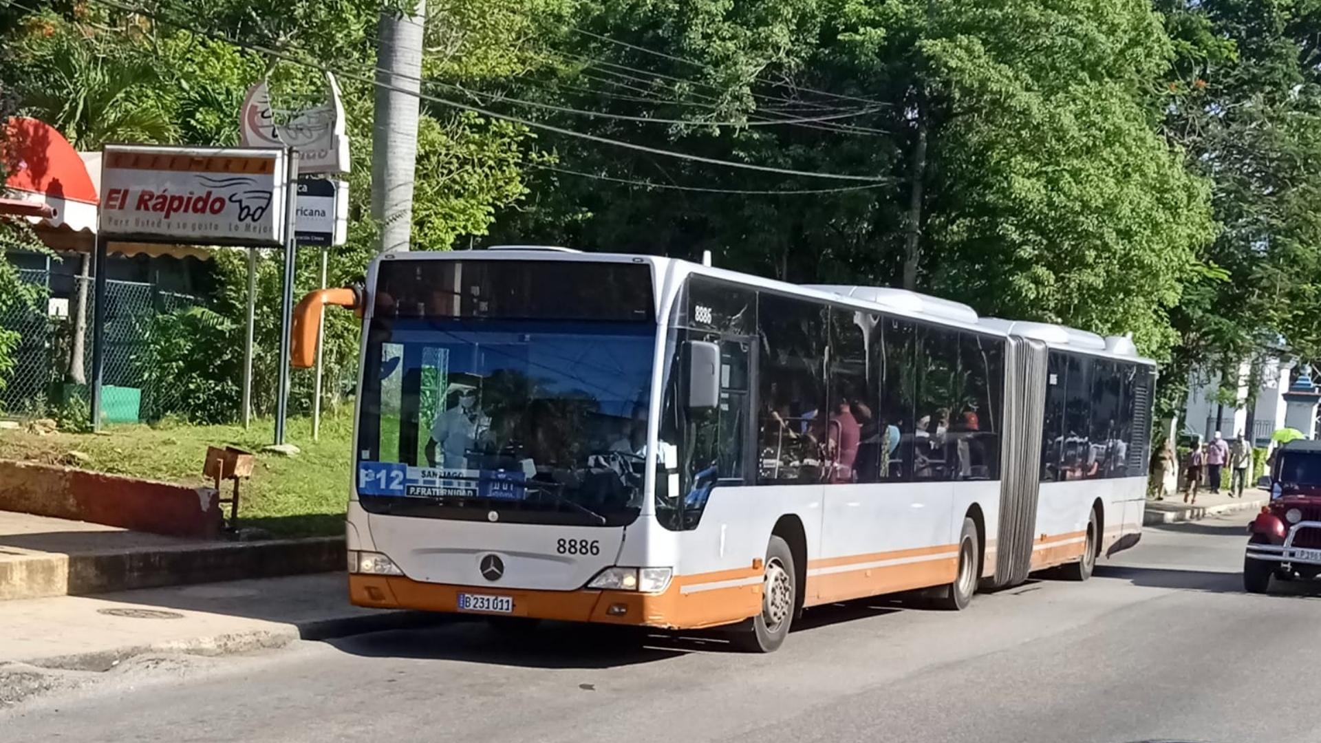 Ómnibus belgas recibidos en La Habana