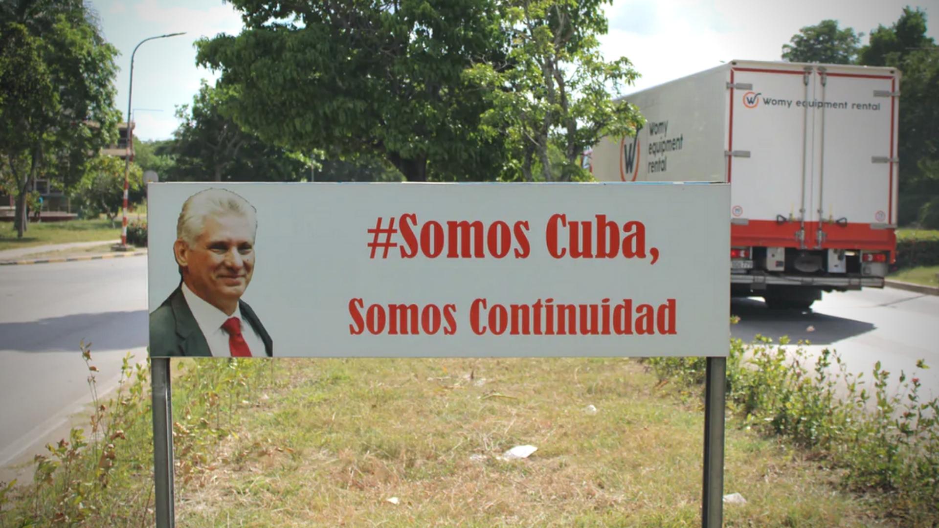 Cartel de propaganda comunista en Cuba. Foto: Shutterstock
