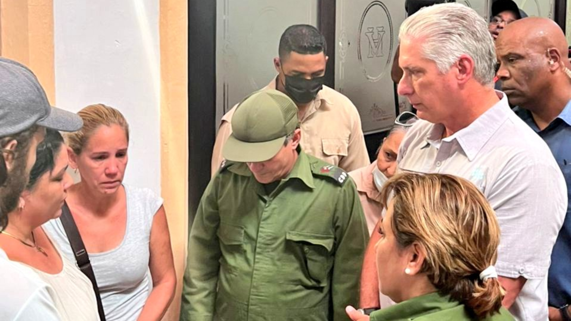 Diaz Canel se reúne con los familiares de los desaparecidos