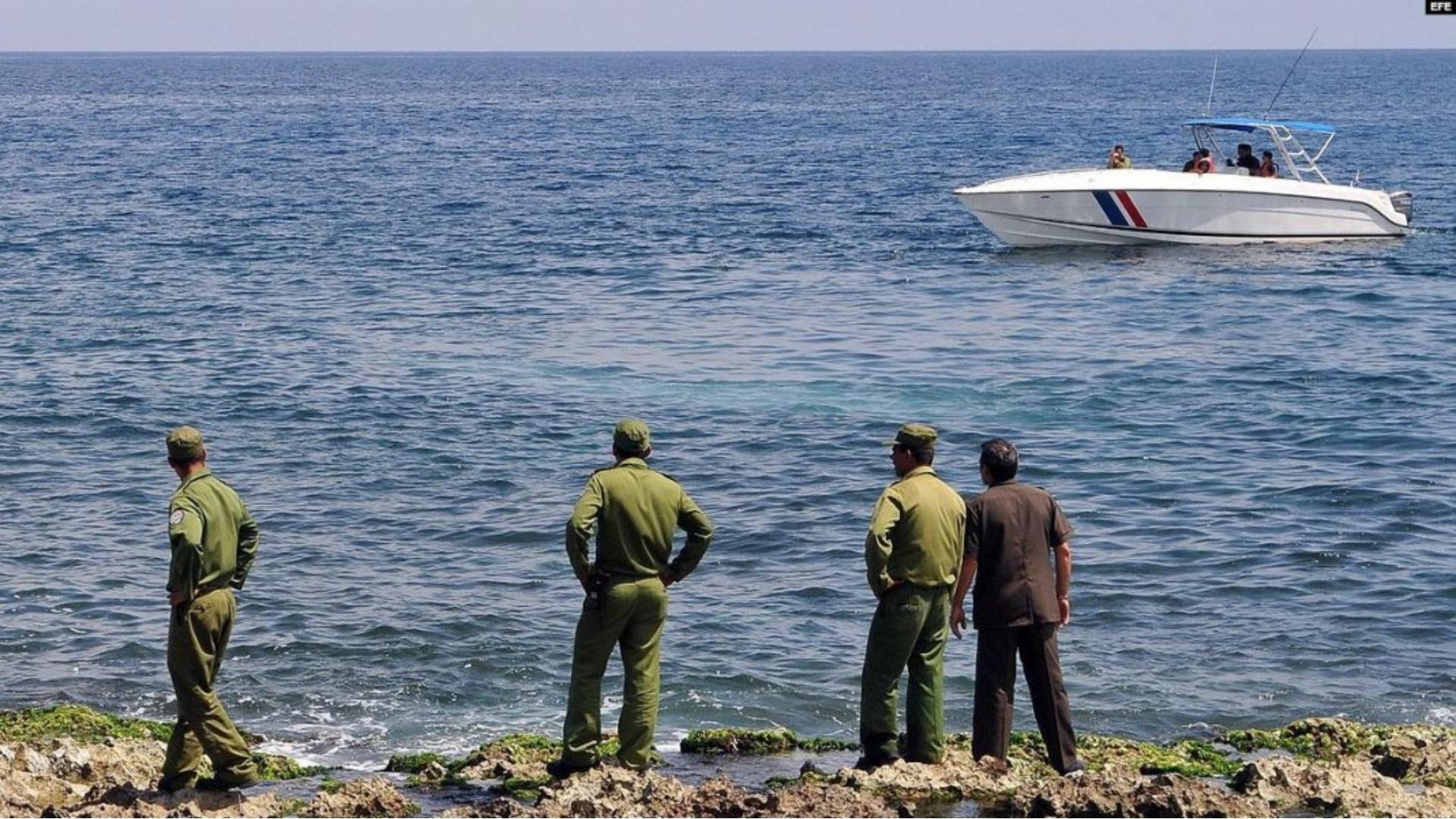 Tropas Guardafronteras de Cuba patrullan la costa. Foto: Archivo de EFE