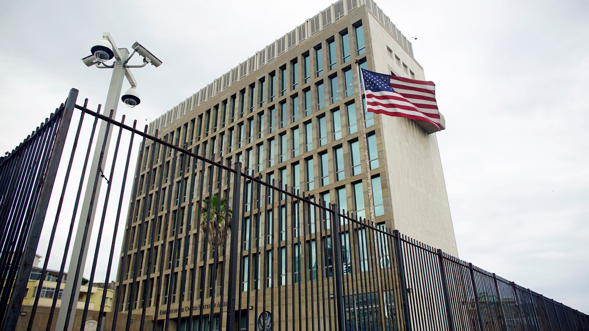 Embajada de EEUU suspende servicios consulares hasta el jueves