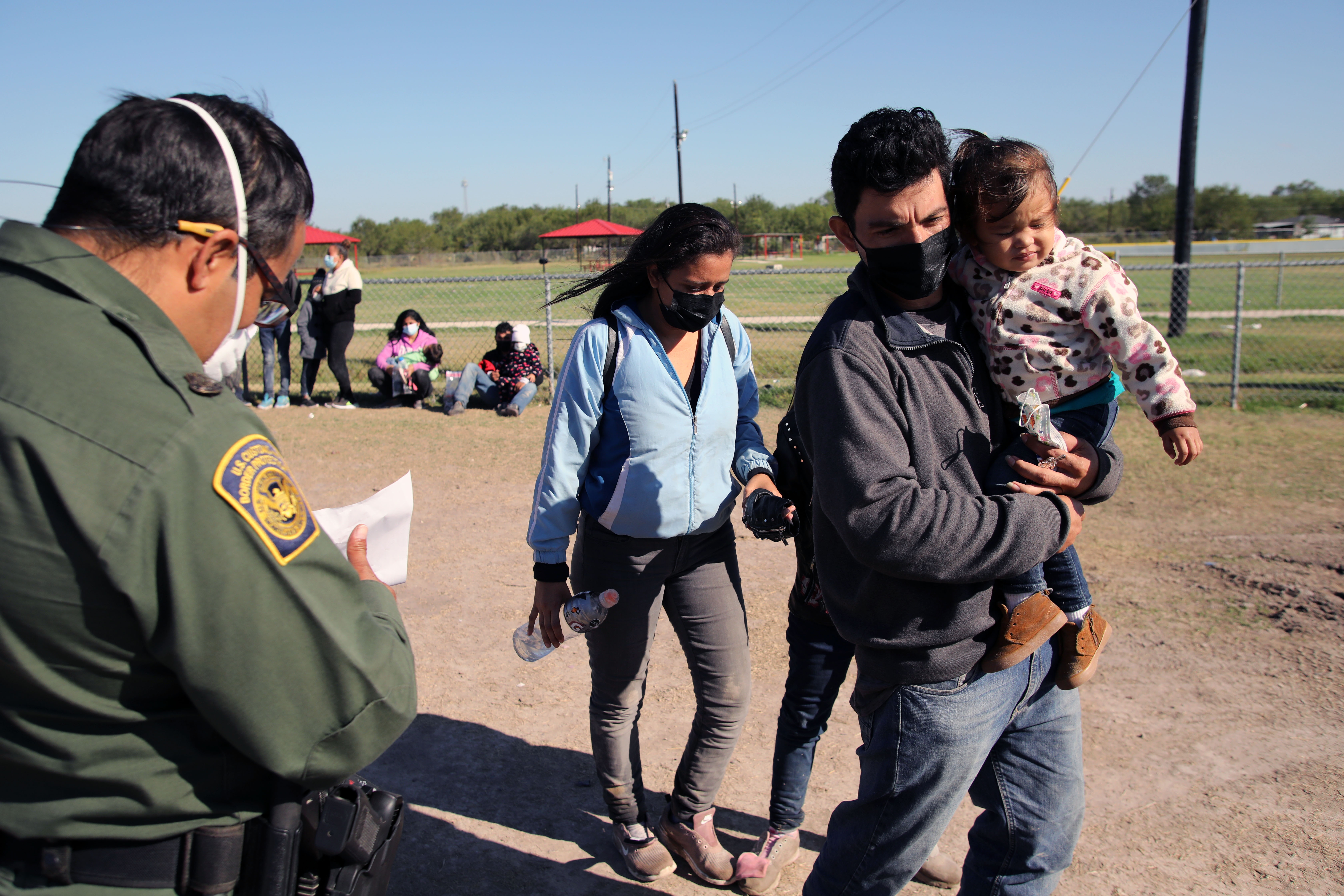 Patrulla Fronteriza pide a migrantes "evitar cruzar ilegalmente" a EEUU