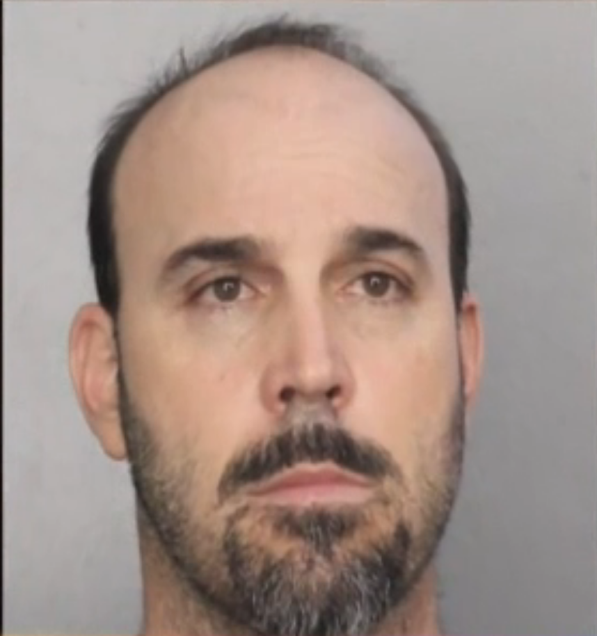 Jason Roseman, de 44 años, identificado como sospechoso