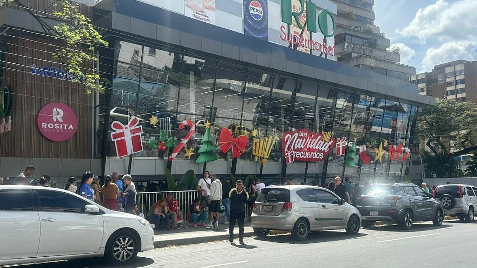 Supermercado Río en Los Palos Grandes, Caracas.