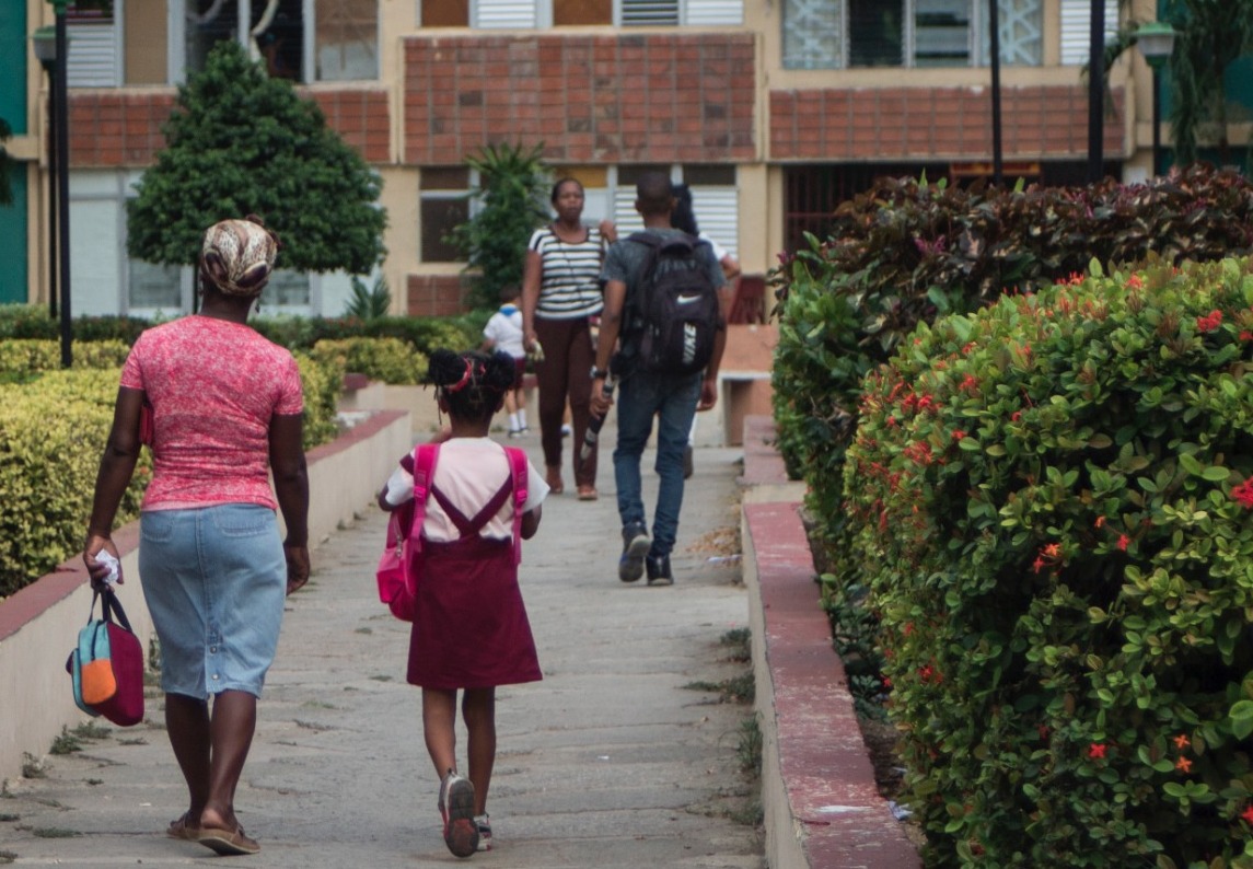 Niños en Cuba saliendo de clases. /Foto: Frank Lahera. ADN CUBA