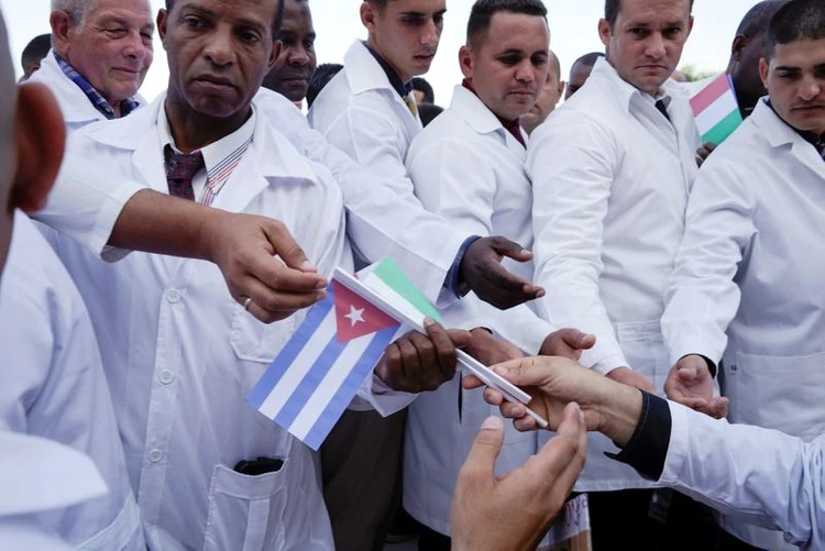 Brigada cubana que fue a Italia. Foto: Reuters