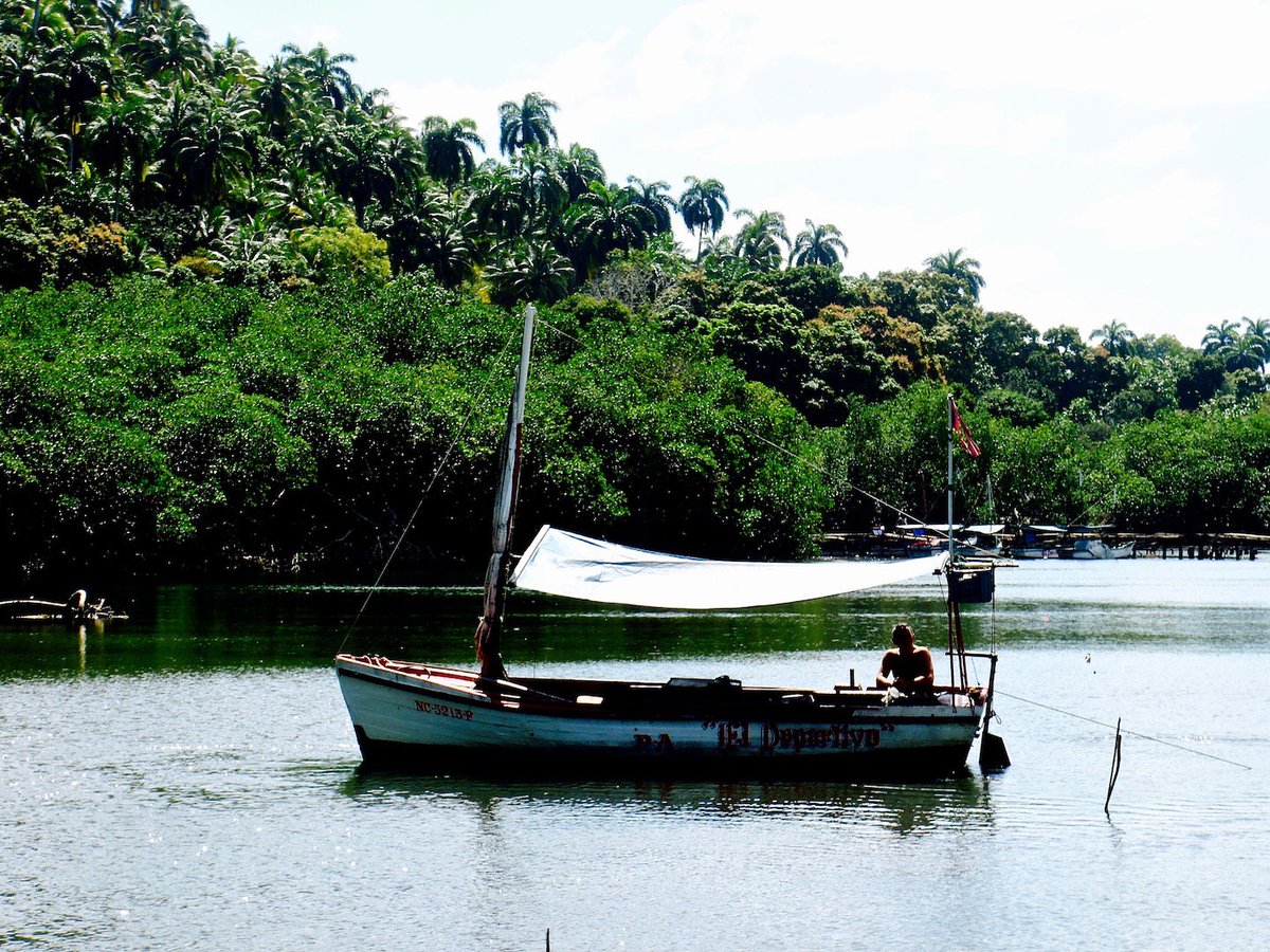 Pesca rudimentaria en Cuba