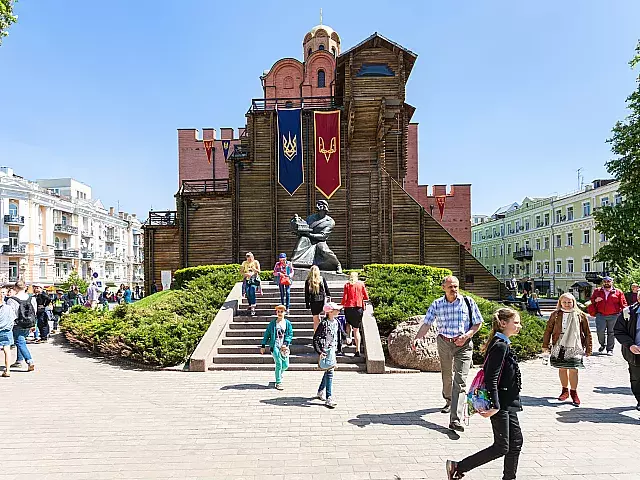 EEUU ordena retirar personal de embajada en Kiev