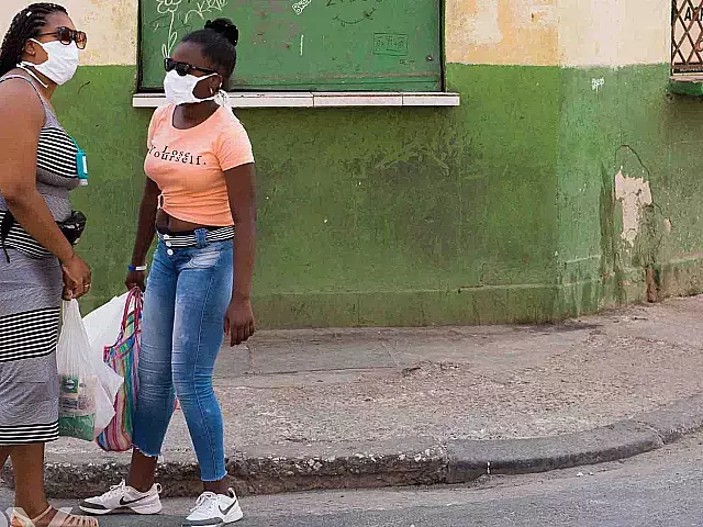 Cuba reporta dos muertes y 629 casos de COVID