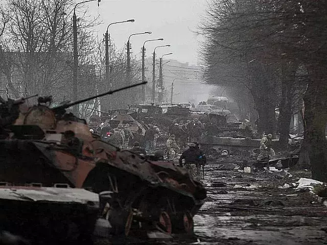 Solo el amor podrá reconstruirnos por dentro y convertir a los pueblos exterminados en ciudades resucitadas. Bucha resucitará. Cuba resucitará. Porque recordemos que amar es resucitar