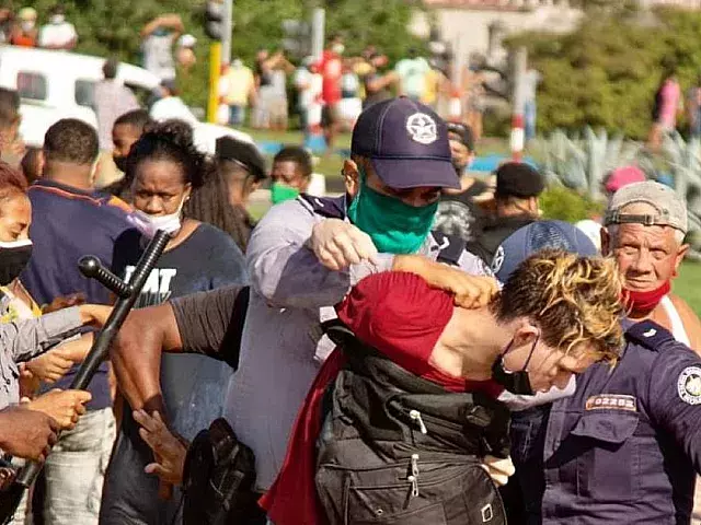 Represión a las protestas del 11 de julio