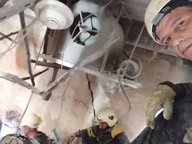 Teherán Aguilar en labores de rescate en hotel Saratoga. Foto: Facebook/Teherán Aguilar