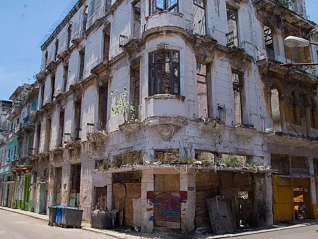 Ninguna razón, ni ideología, ni interés nacional, ni ley, debe irrespetar, desconocer o violar ninguno de los derechos humanos reconocidos en la Declaración Universal de 1948