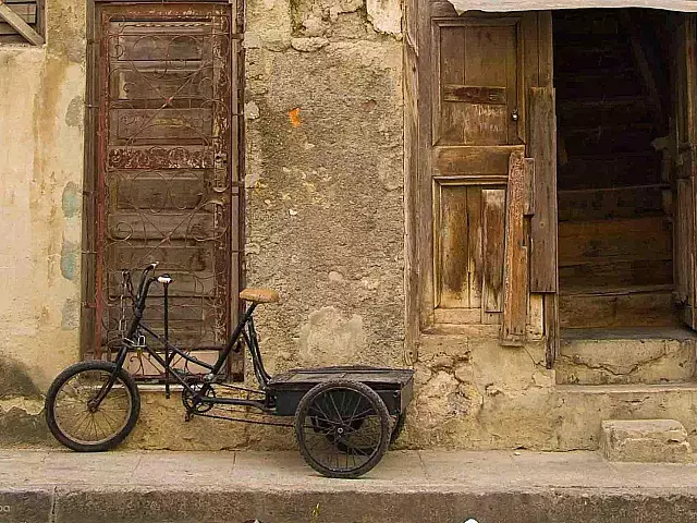 Ruina de viviendas en La Habana. Foto: ADN Cuba