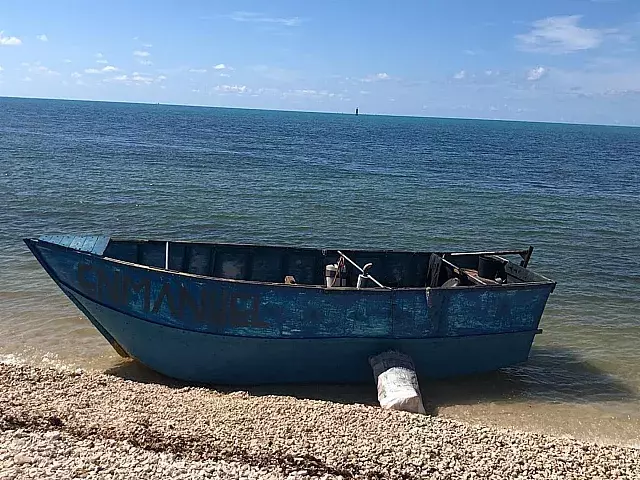 Detienen a 24 balseros cubanos al llegar a Estados Unidos