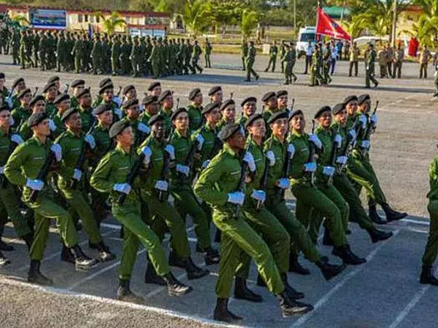 Efectivos del Ejército Oriental durante desfile conmemorativo. Foto: Granma/Yaciel Peña