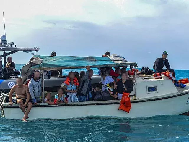 64 balseros y un perro son regresados a Cuba