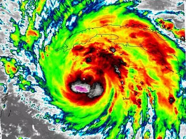 Huracán Ian alcanza Categoría 2 rumbo a Cuba