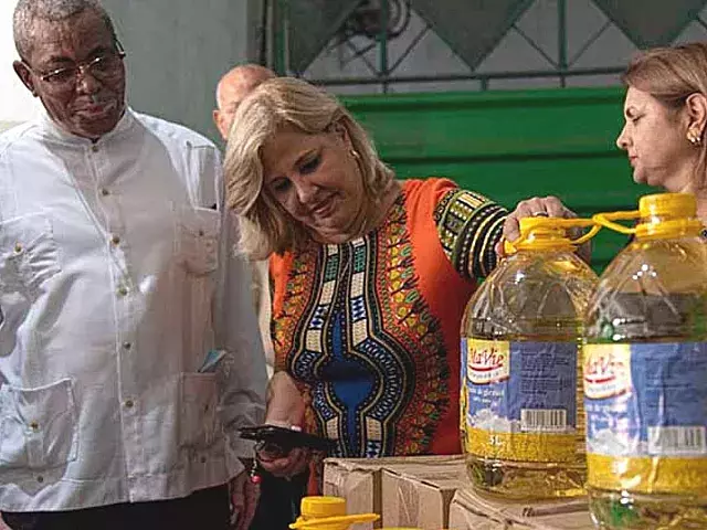 Namibia dona aceite a Cuba mientras régimen organiza festival gourmet