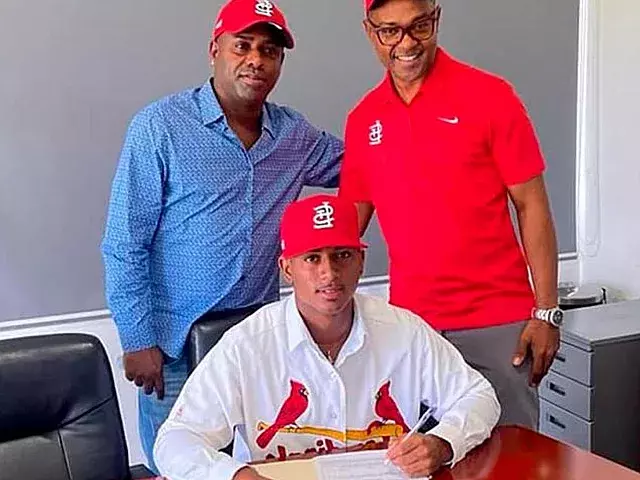 MLB: joven cubano firma con Cardenales
