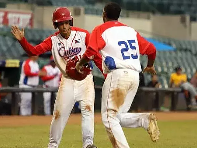Integrantes del equipo Cuba Sub-15. Foto: Facebook/Joel García