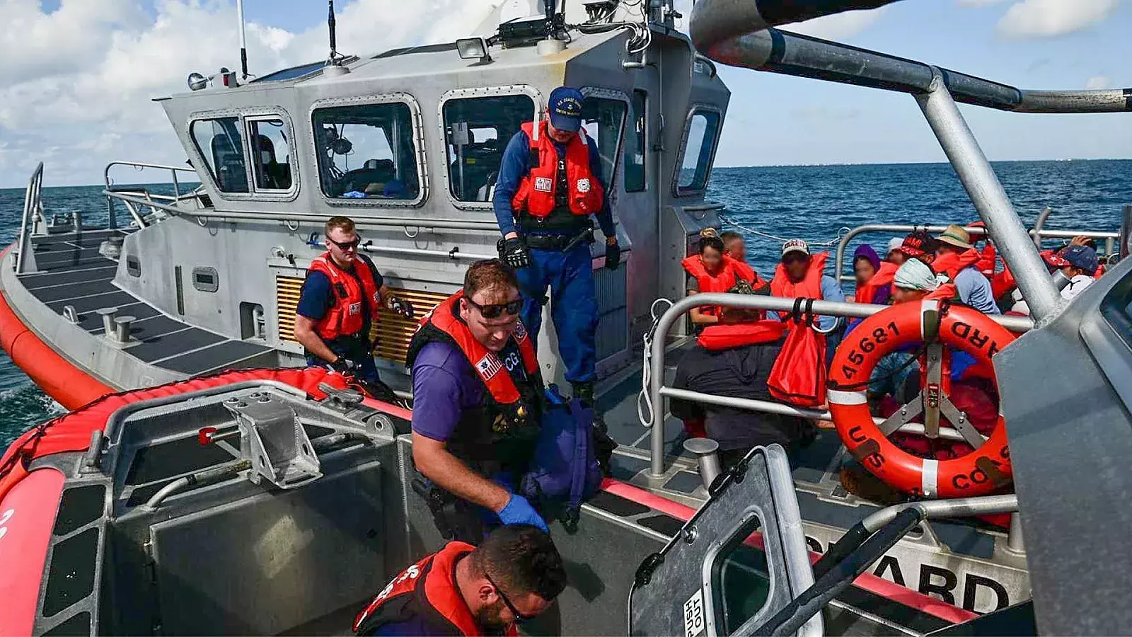 Guardia Costera de Estados Unidos rescata cubanos en alta mar