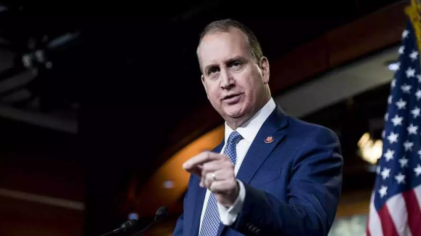 Rep. Díaz-Balart preocupado por riesgo de deportación para cubanos tras ir a cita con Inmigración