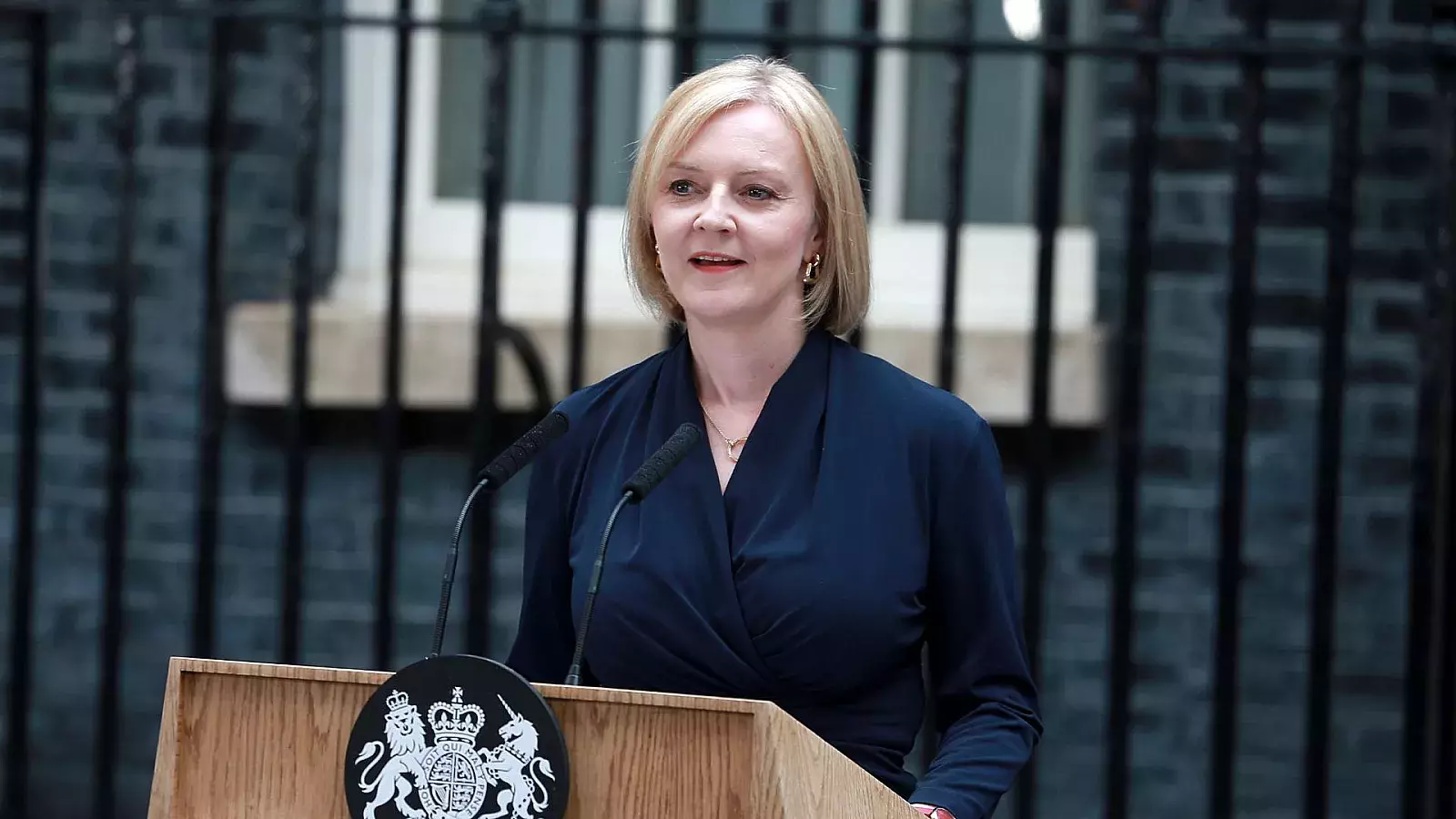 Liz Truss renuncia como primera ministra del Reino Unido tras 45 días en el cargo