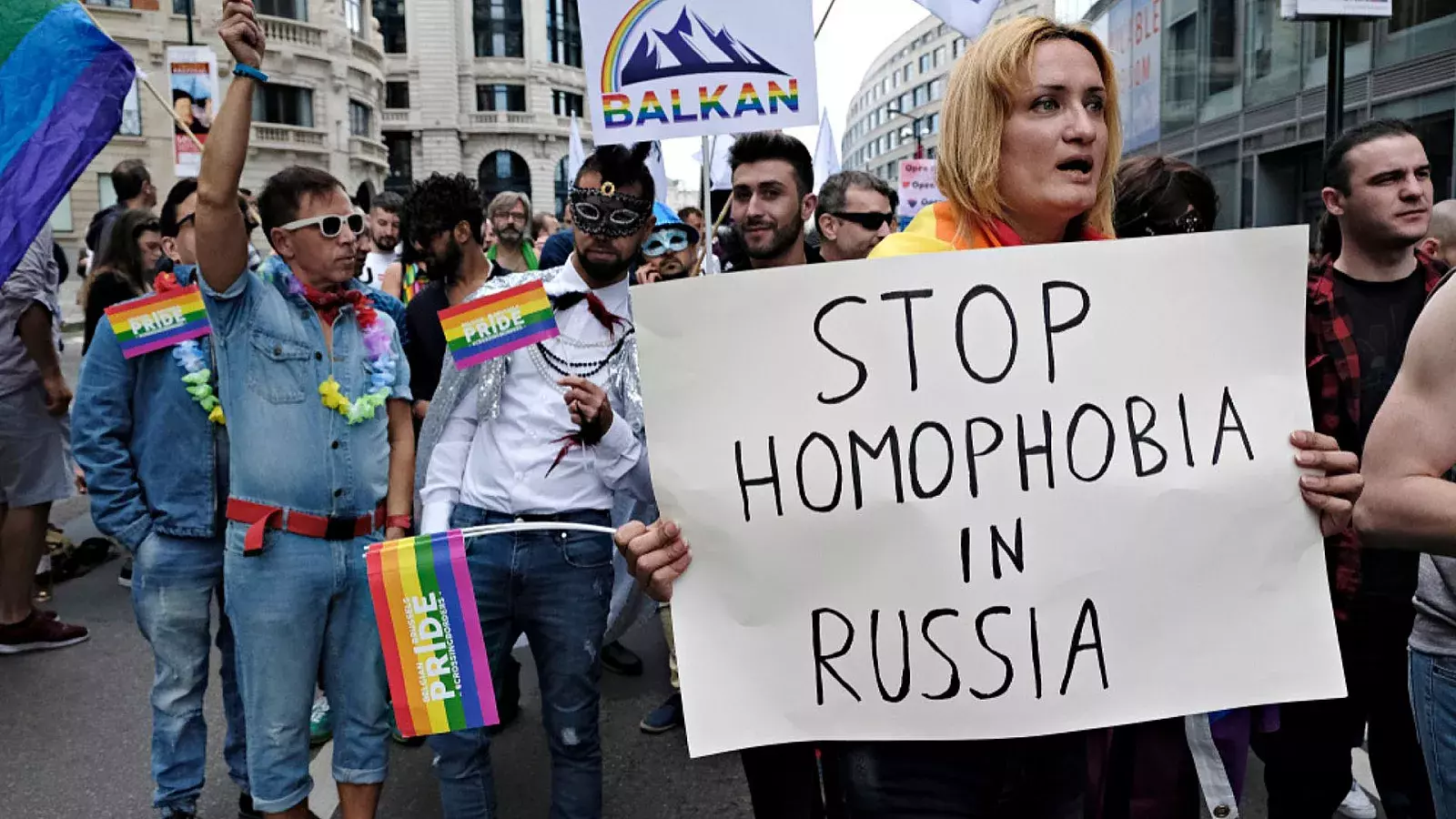 Rusia ajusta política contra propaganda homosexual: Prohibirá la difusión de películas, libros y series LGBTQ