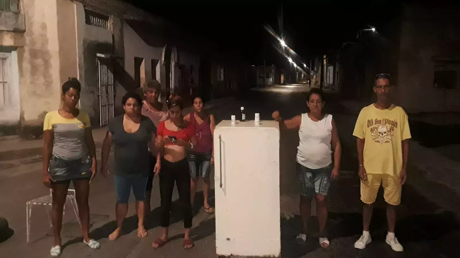 Familia cubana protesta en Guanabacoa